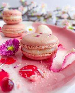 Macarons à la rose et au litchi
