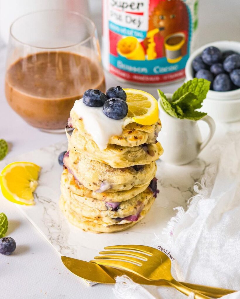 Pancakes au citron et myrtilles