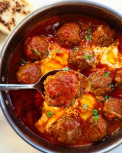 Tajine kefta aux oeufs