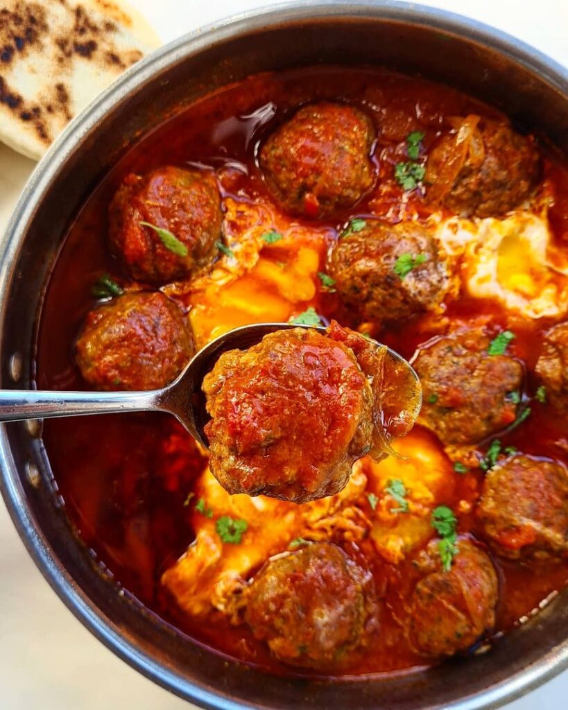 Tajine kefta aux oeufs
