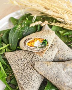 Samoussa de sarrasin, épinard, chèvre et butternut au miel Samoussa de sarrasin, épinard, chèvre et butternut au miel