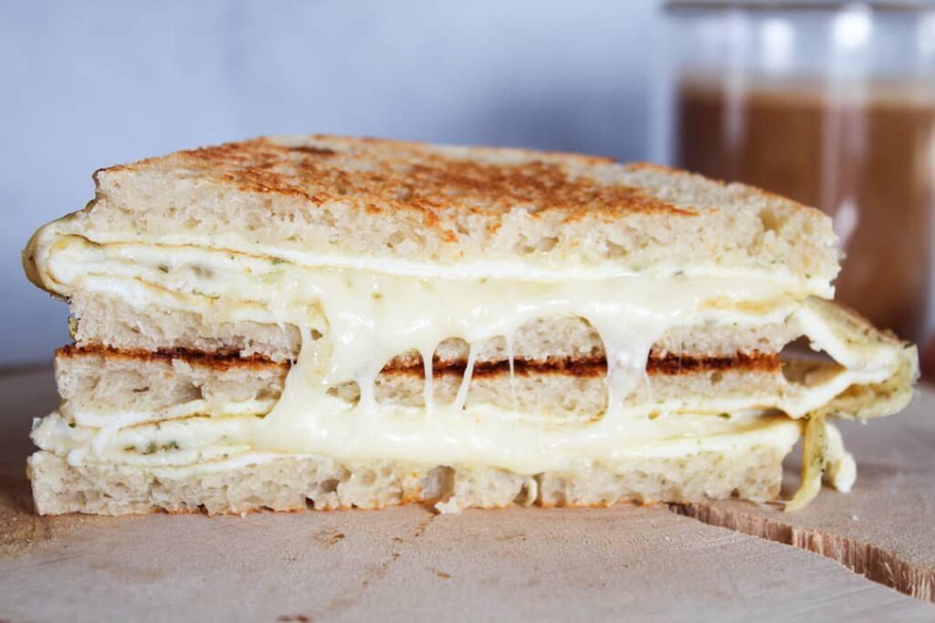 Croque au comté et aux oeufs