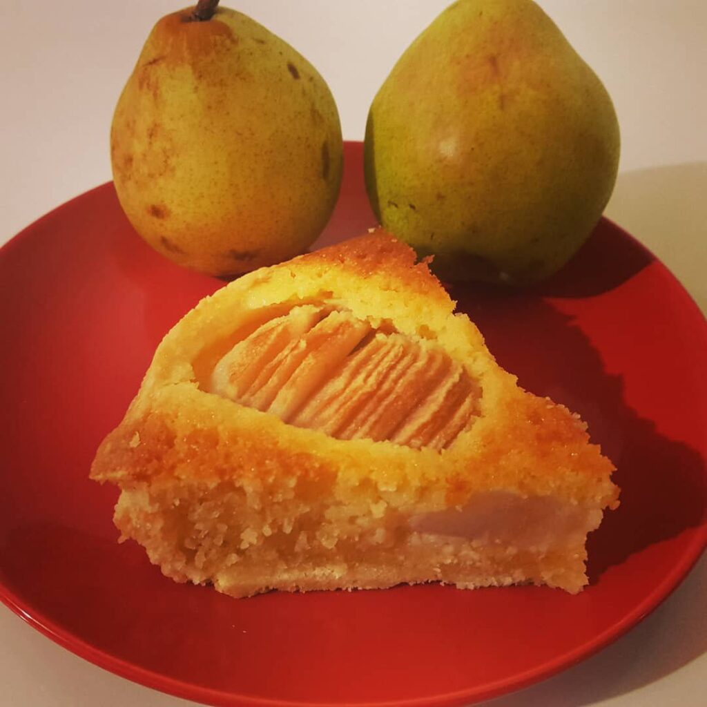 Tarte amandine aux poires juteuses