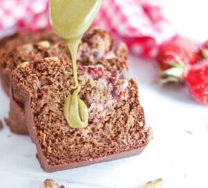 Banana bread pistache & fraises