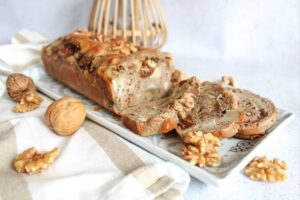 Cake figues, chèvre et noix