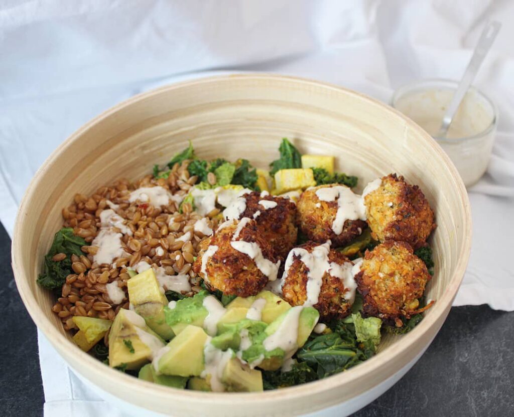 Falafels buddha bowl