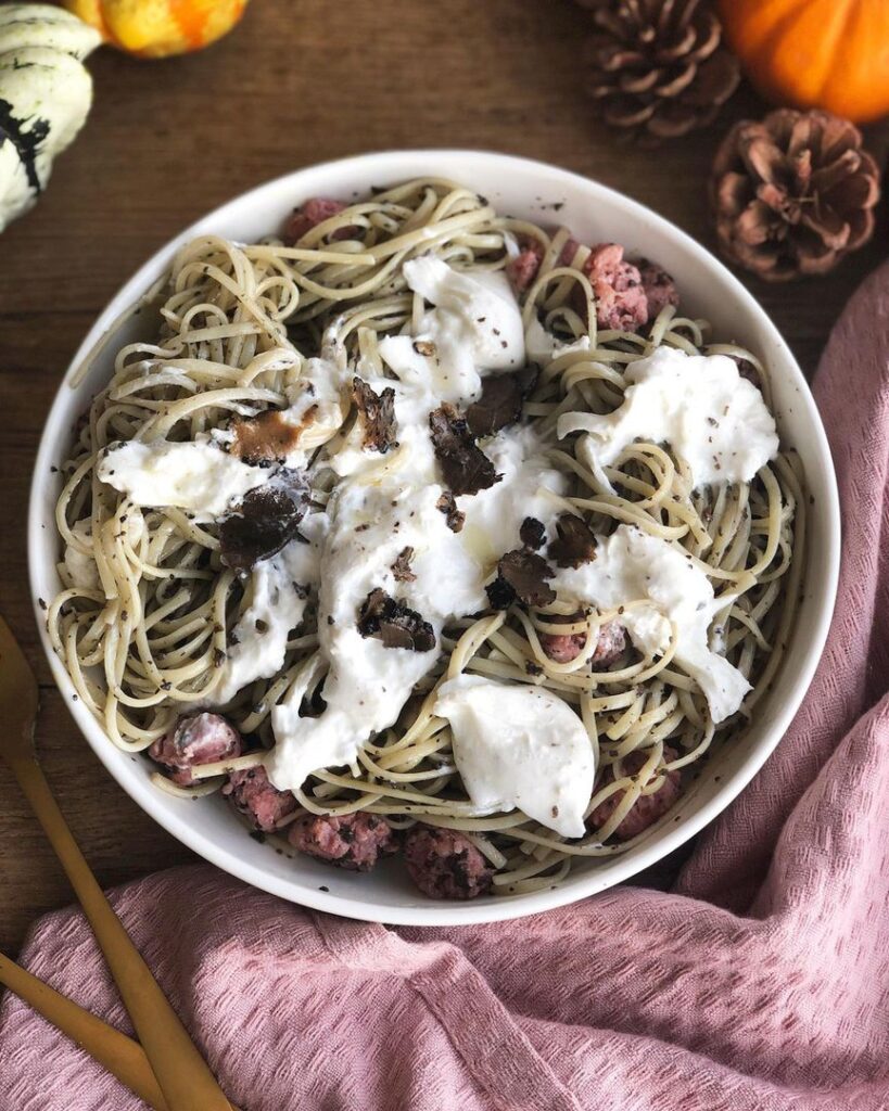 Pâtes à la truffe et burrata