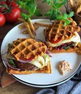 Burger de gaufres de patate douce