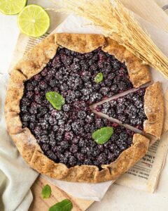 Tarte rustique aux mûres sauvages