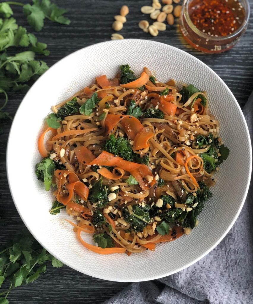 Nouilles aux légumes à la sauce chili