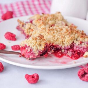 Crumble banane et framboises