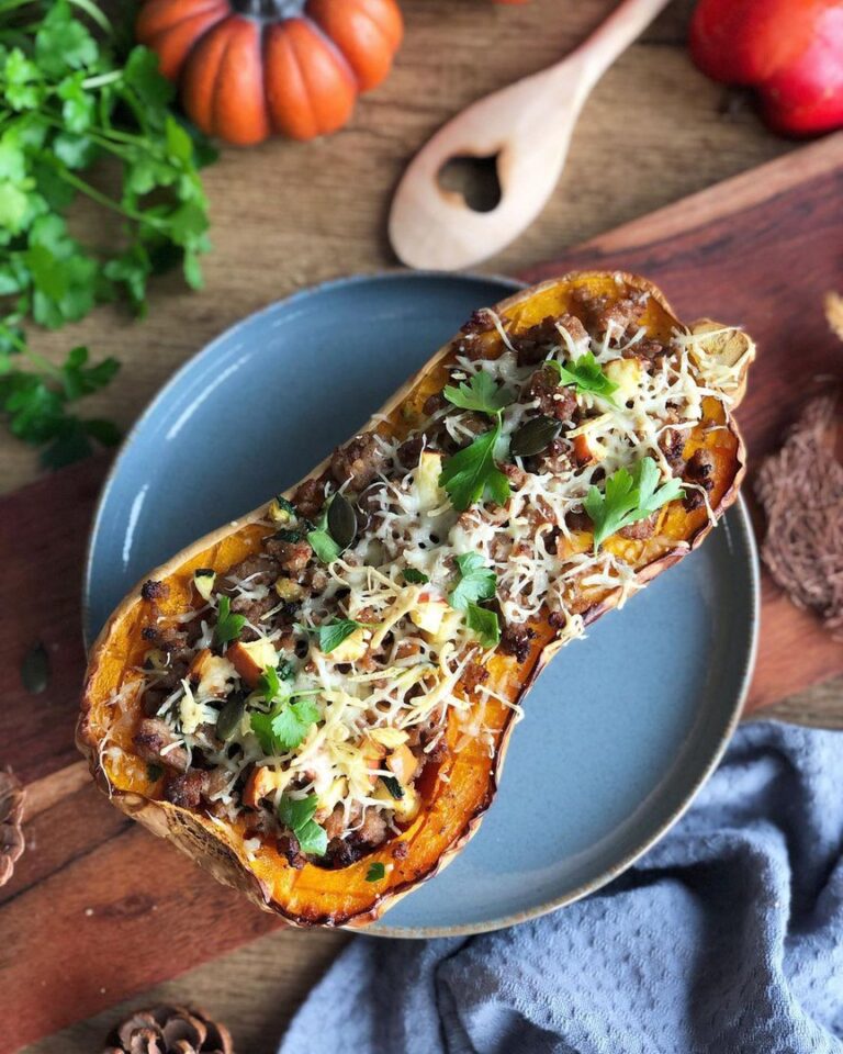 Courge butternut farcie à la chair à saucisses et pommes