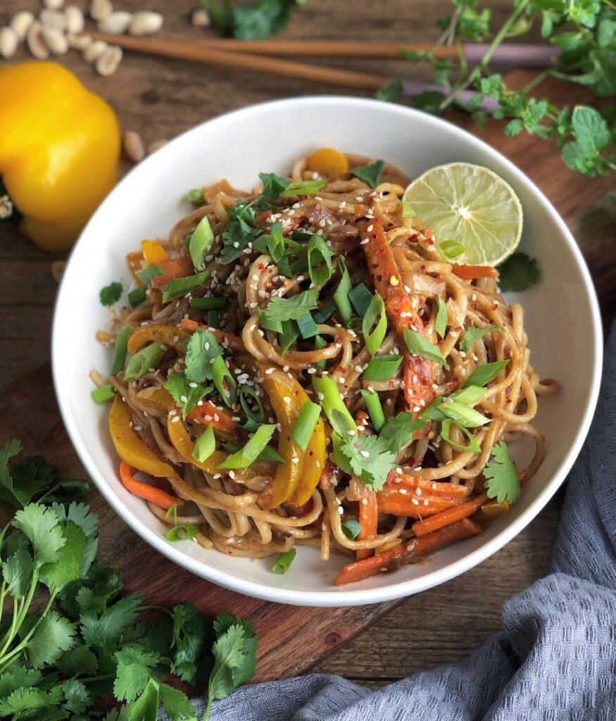 Nouilles épicées au chili et sésame