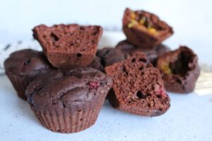 Moelleux au chocolat fourrés aux fruits