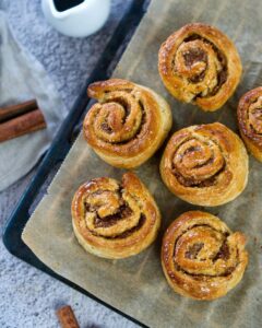 Cinnamon rolls express