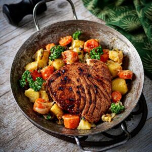 Steak de thon mi-cuit et légumes au wok