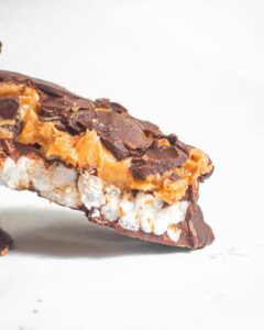 Peanut butter & chocolate rice cracker Snack