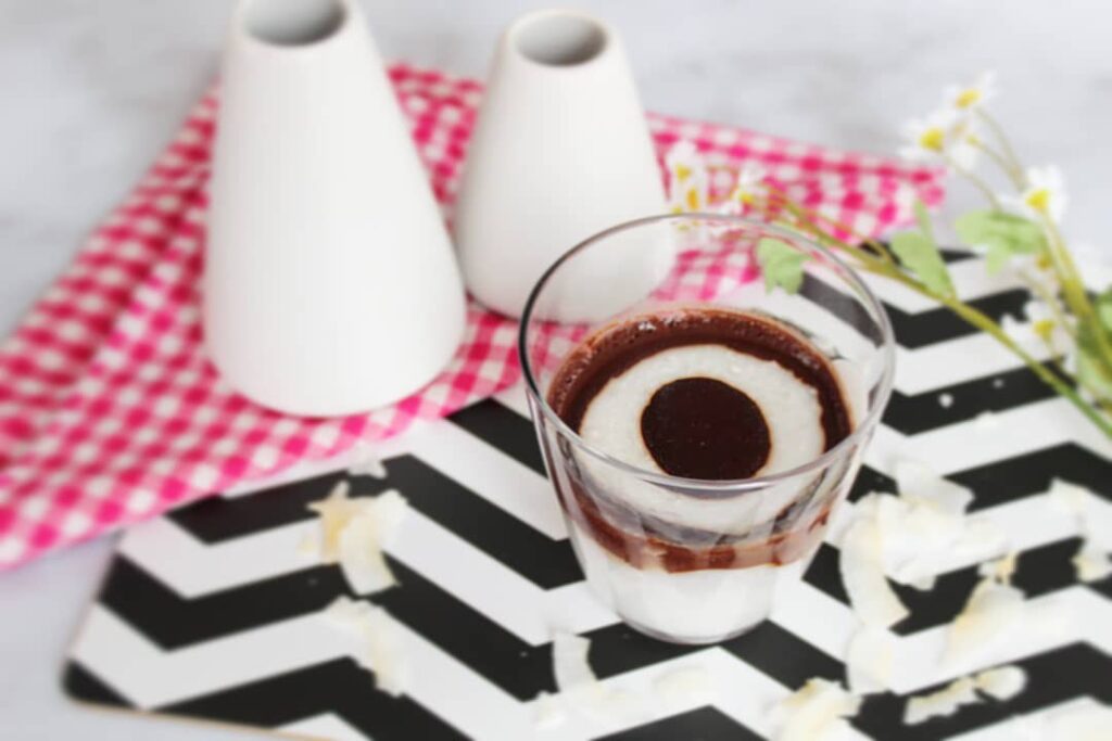 Crème végétarienne à la noix de coco et au cacao