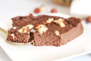 Gâteau de semoule chocolat et noisettes