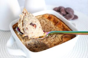 Porridge au four banane et chocolat