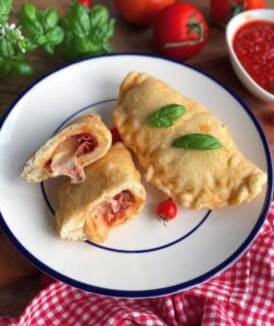 Panzerotti au prosciutto cotto et mozzarella
