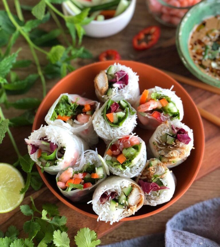Rouleaux de printemps poulet crudités crevettes Rouleaux de printemps poulet crudités crevettes