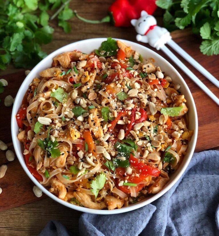 Pad thaï au tofu ou au poulet Pad thaï au tofu ou au poulet