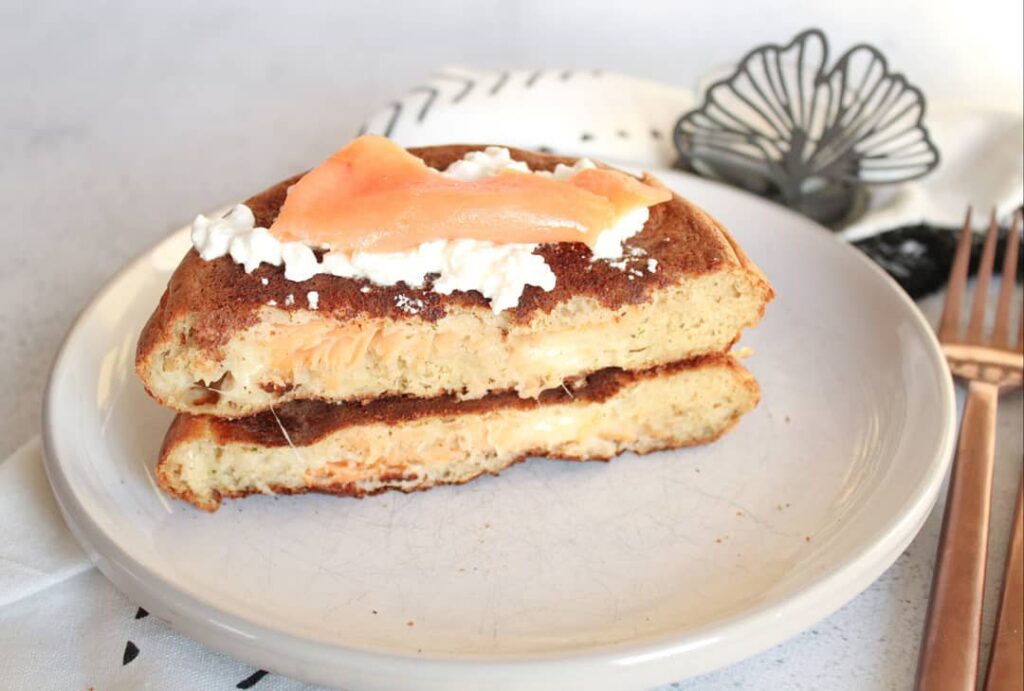 Pancake fourré saumon et mozzarella
