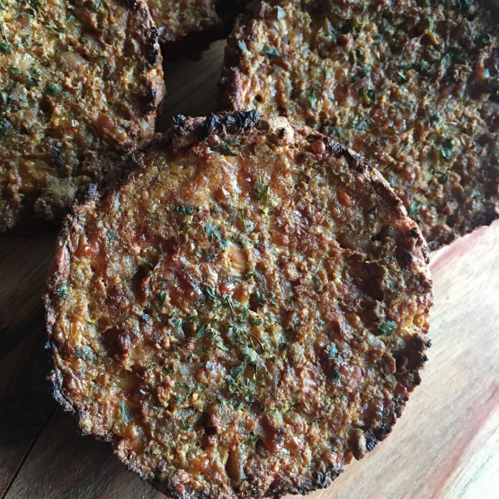 Steak végétal aux champignons et tofu