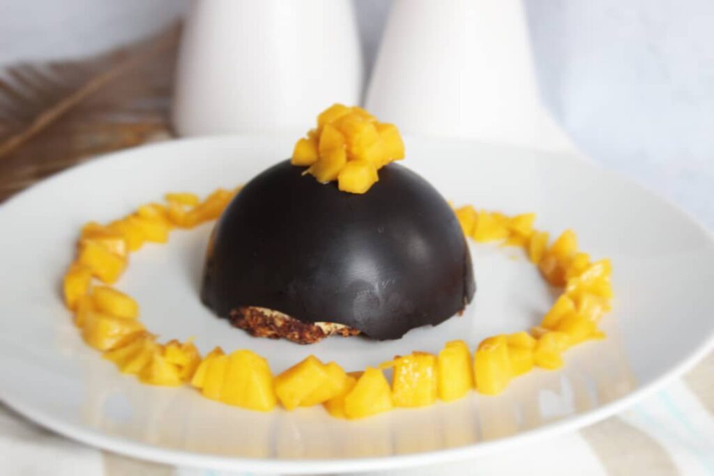 Dôme de Pâques façon cheesecake à la mangue