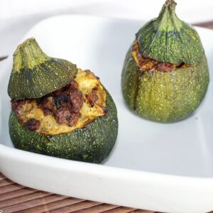 Courgettes farcies au protéines se soja texturées au curry