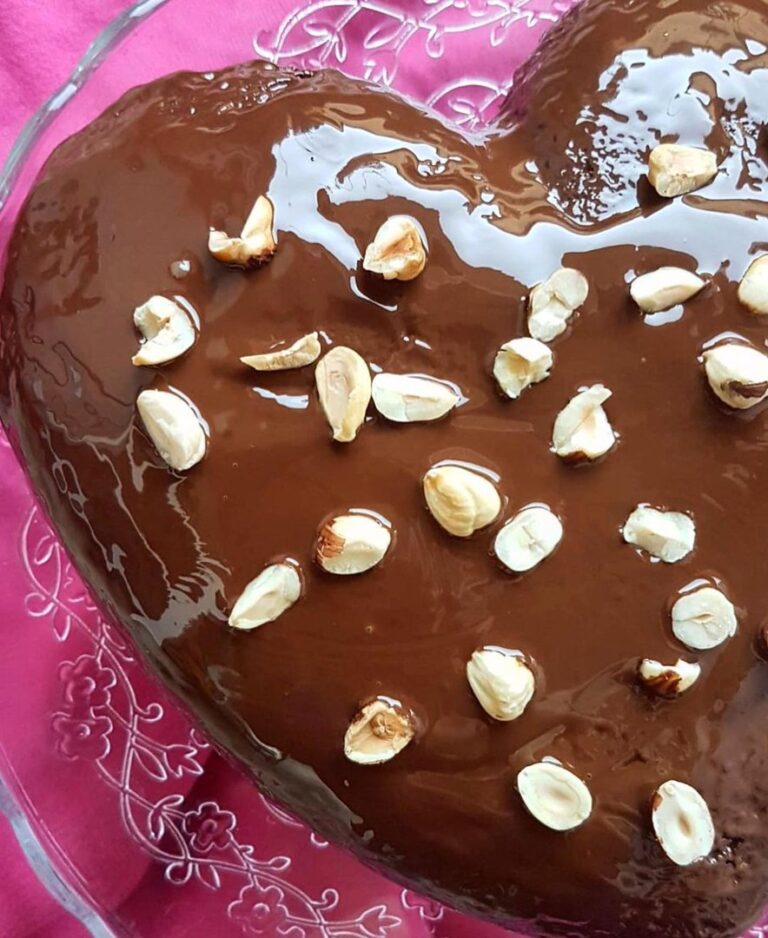 Marbré au chocolat avec un glaçage chocolat