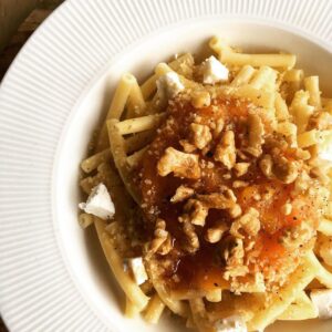 Pâtes sauce potiron, noix et miel