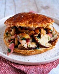 Chausson feuilleté aux cèpes et aux lardons