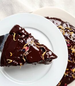 Devil&rsquo;s food cake