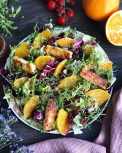 Salade à l&rsquo;orange et frites d&rsquo;haloumi