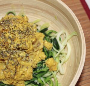 Spaghettis de courgettes au tofu soyeuse