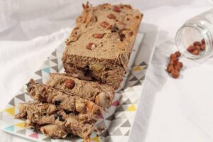 Cake poire, noisettes et chocolat