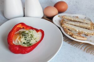 Poivron farci façon œuf cocotte