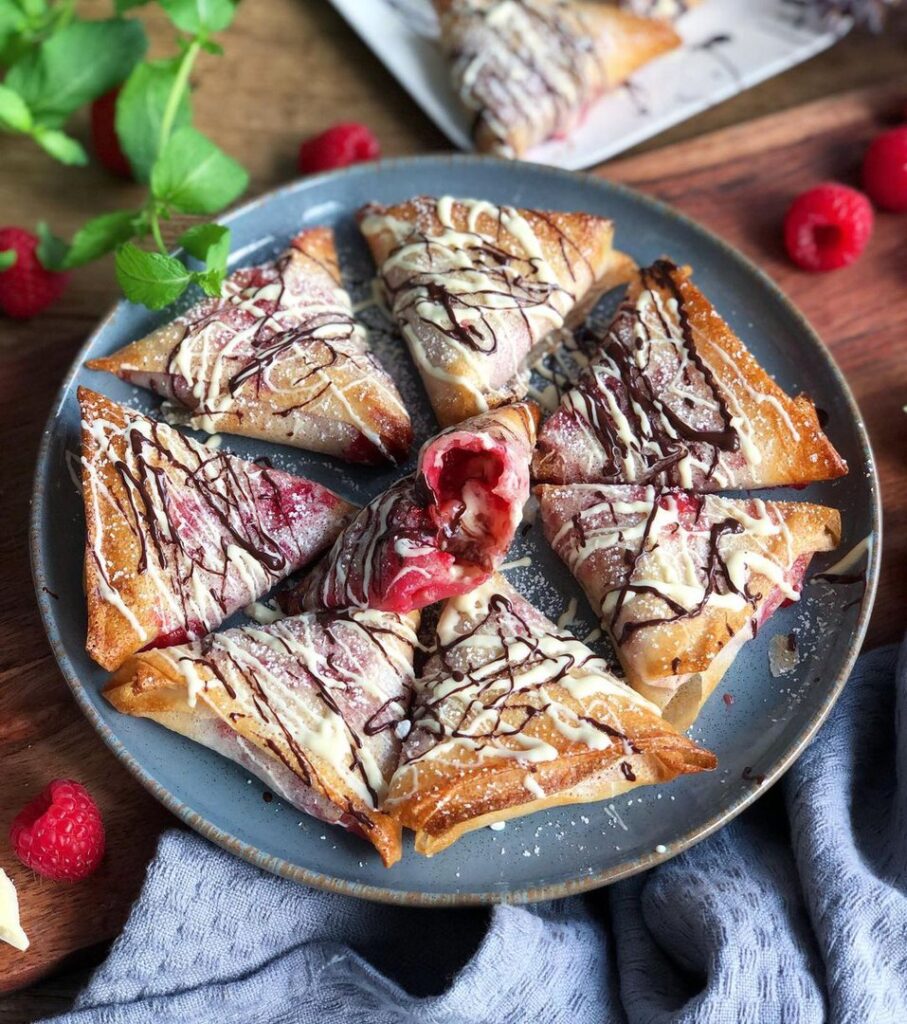 Samoussas aux fruits rouges et chocolat blanc