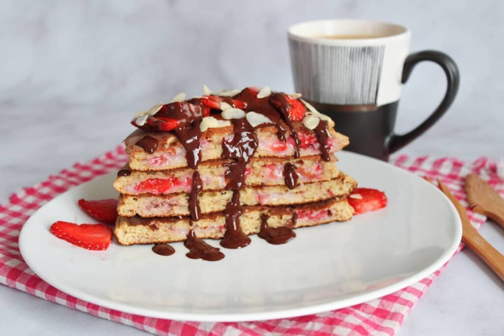 Stuffed strawberry pancakes
