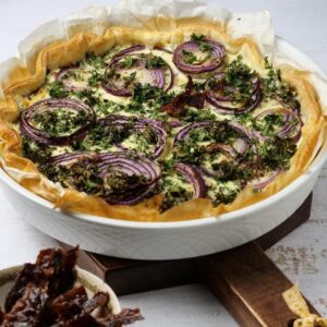 Tarte au fromage de chèvre et oignons rouges