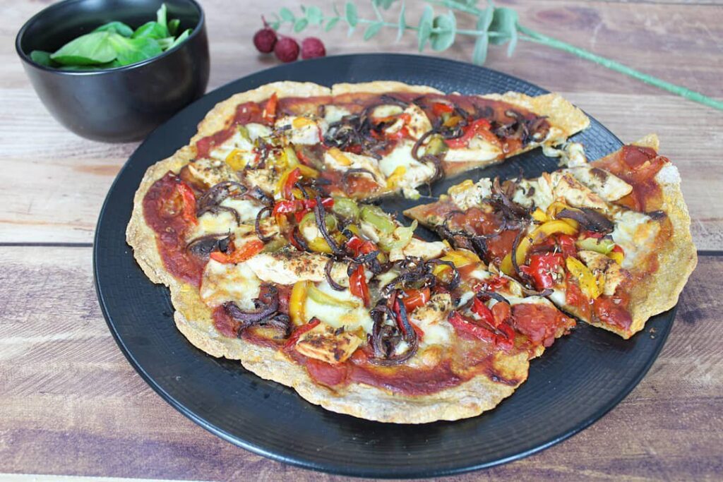 Pizza à la patate douce et au poulet à la sauce barbecue