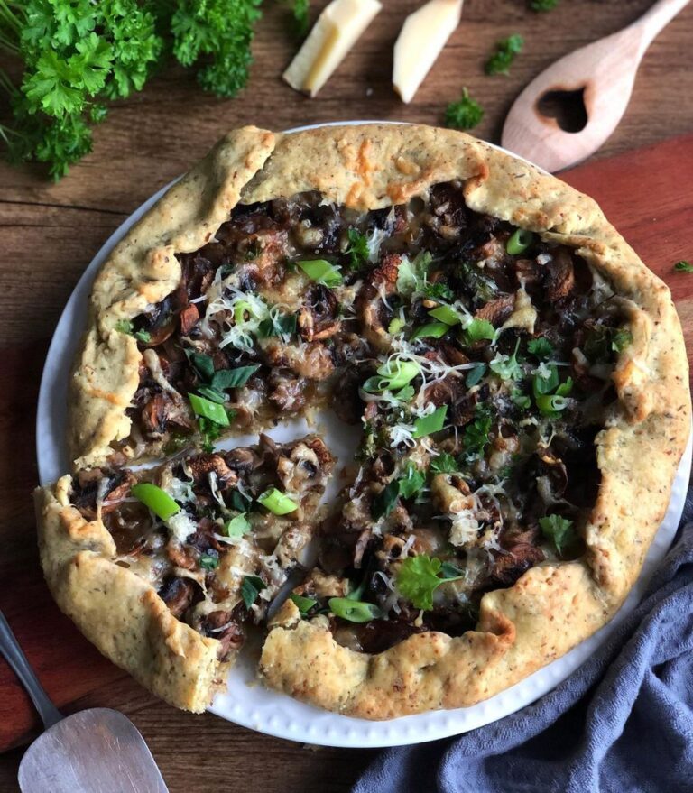 Tarte rustique au champignons et comté Tarte rustique au champignons et comté