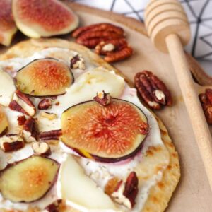 Naan pizza figues & chèvre Naan pizza figues & chèvre