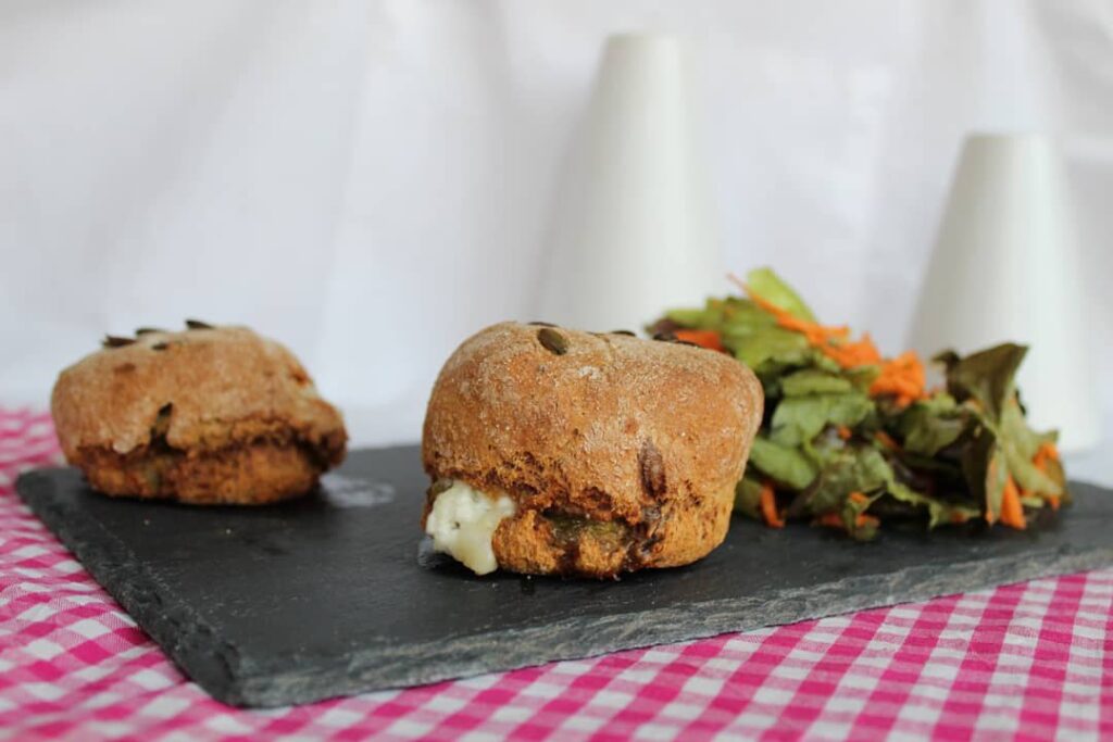 Pain fourrés figue, chèvre et miel