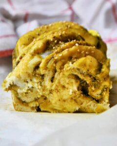 Babka salée pesto et chèvre