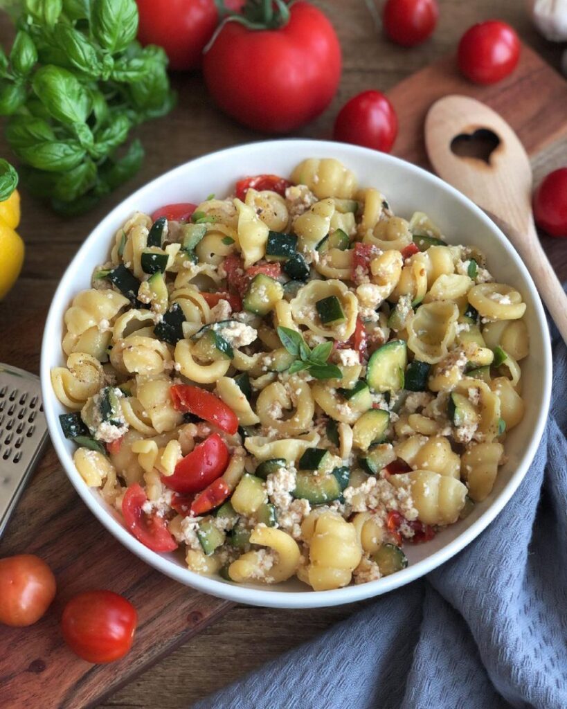 Pâtes ricotta, courgettes et tomates cerise
