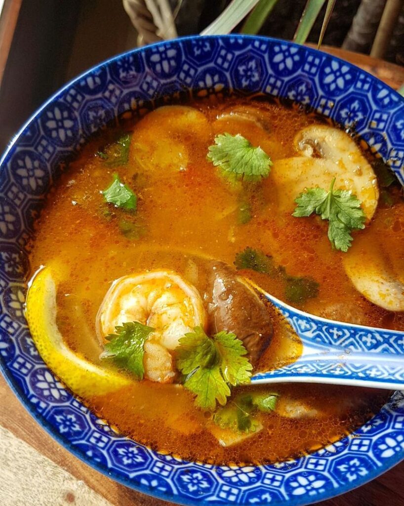 Bouillon thaï aux crevettes