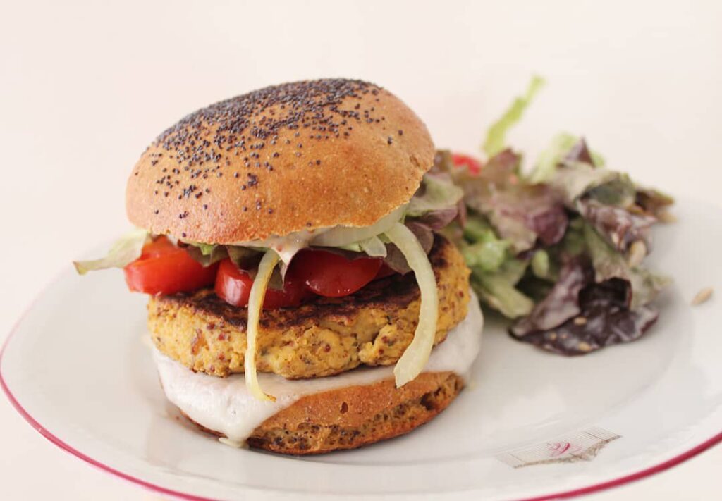 Burger au tofu et à la moutarde